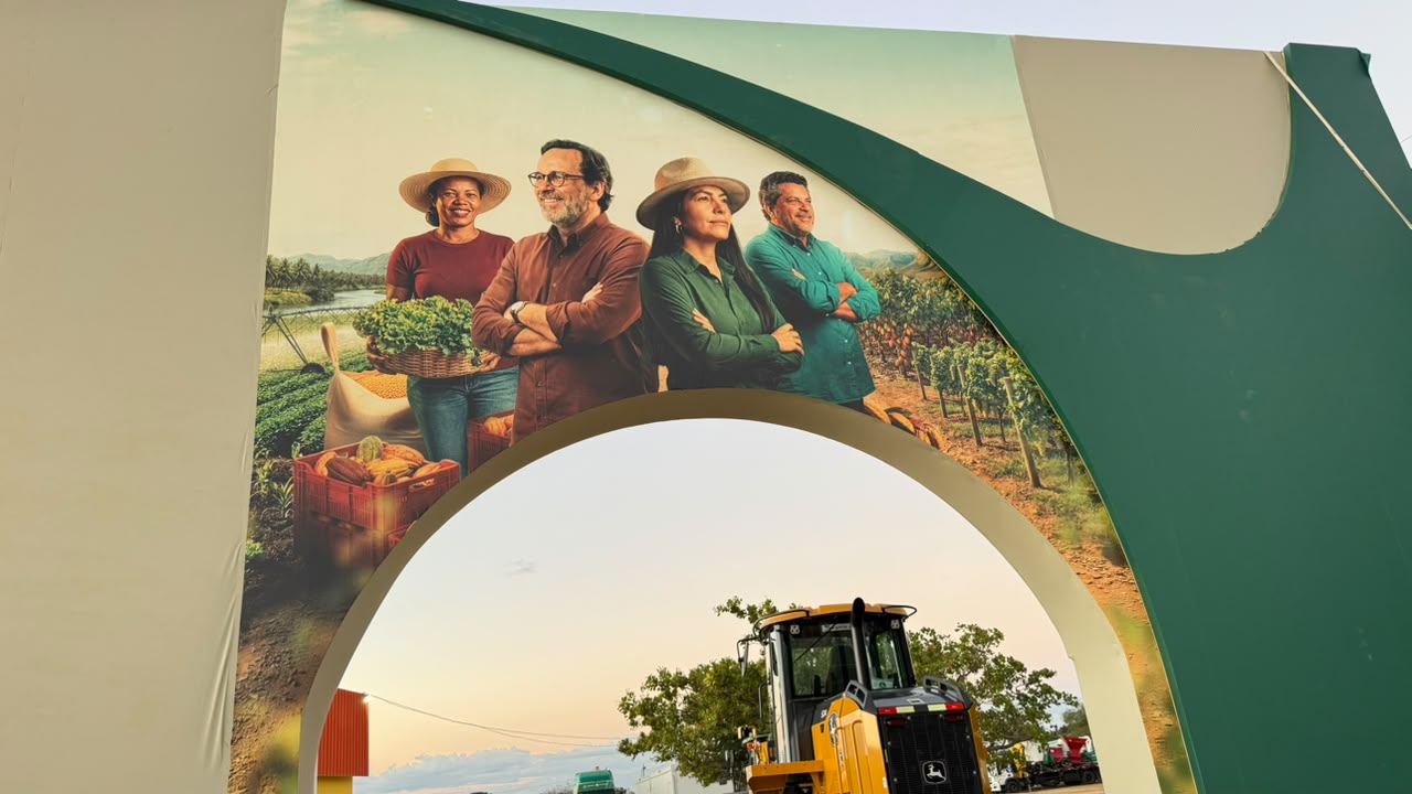 Entrada do Complexo Barra AgroShow preparada para receber visitantes durante a feira agropecuária em Barra, no Oeste da Bahia.
