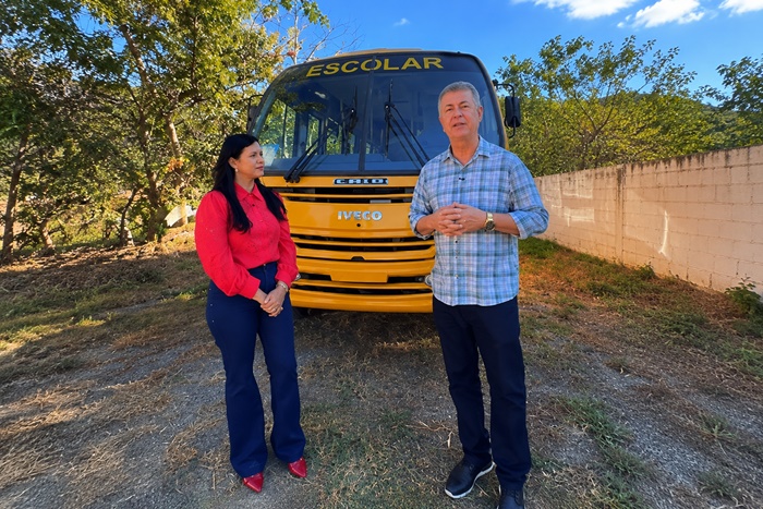 Presidente Dutra recebe novo ônibus escolar e anuncia recursos para creche no Curralinho