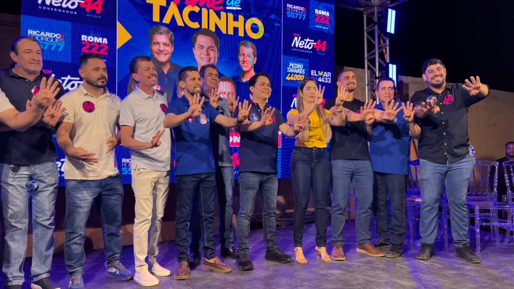 Com espaço lotado, encontro em Jussara reforça apoio a ACM Neto