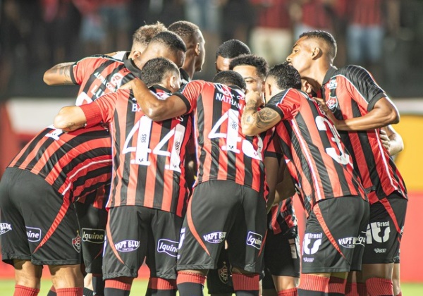 Vitória é superado pelo Atlético e segue sem vencer fora de casa