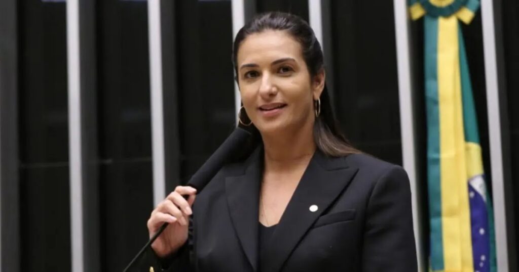 Roberta Roma está estável após infarto e permanece internada em UTI em Salvador