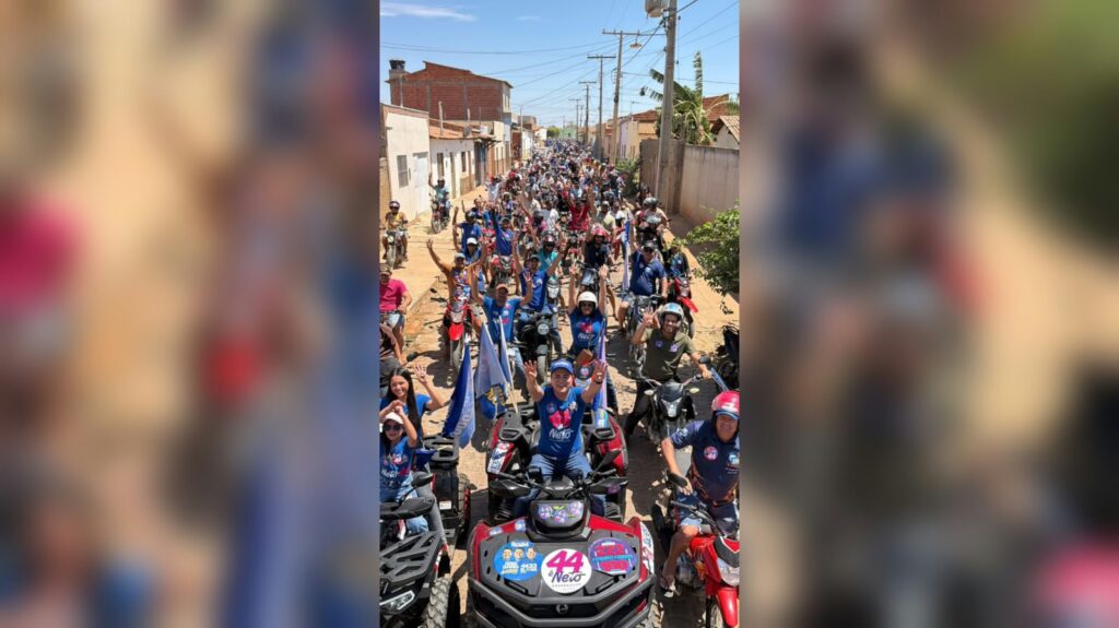 Tacinho Mendes reúne milhares de motos em motociata em apoio a ACM Neto