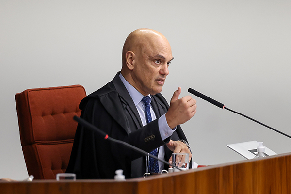 Governistas se irritam com Moraes e Lula diz estar preocupado com discurso de perseguição a Flávio